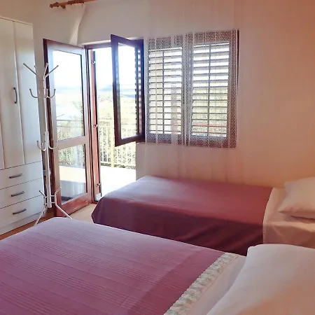 아파트 Apartman Bellavista 야세니스