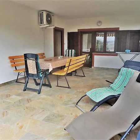 Apartman Bellavista 야세니스